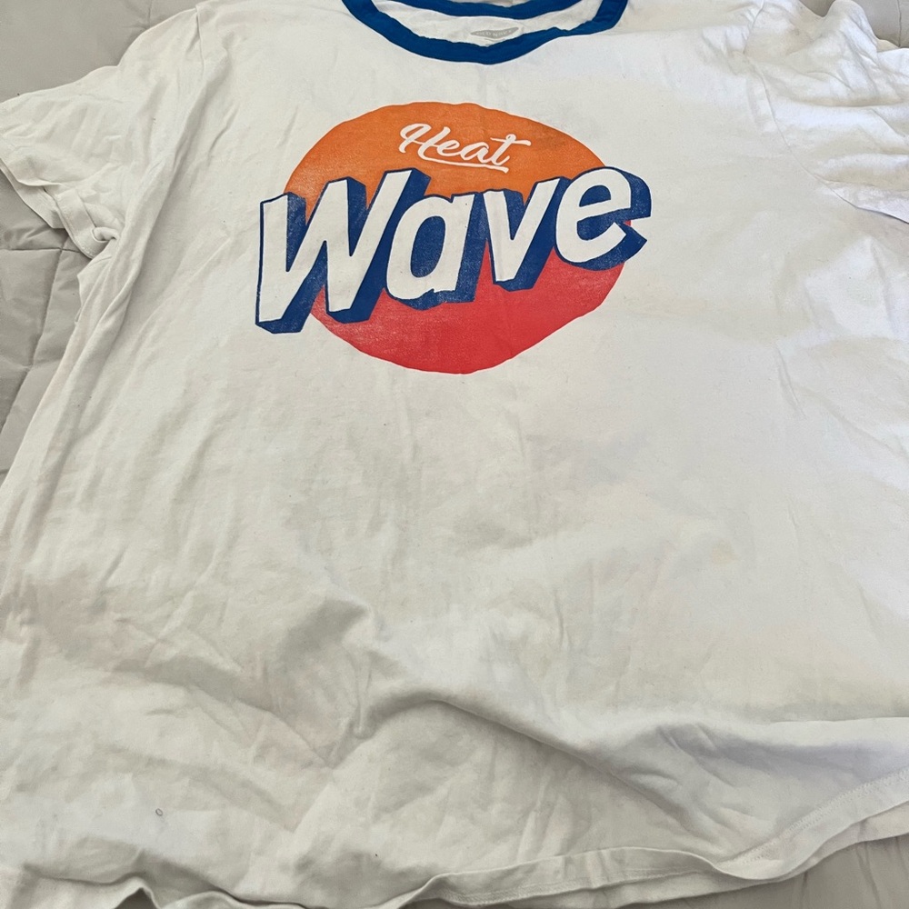 Old Navy White Tee with Heat Wave Graphic
